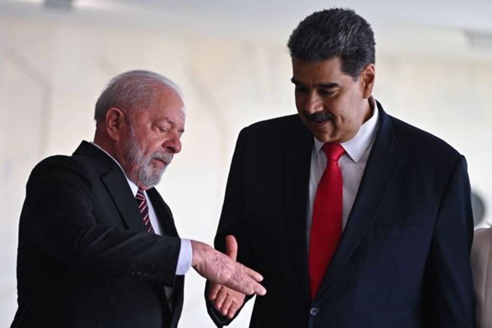 Após oito anos, Nicolás Maduro veio ao Brasil para encontro com Lula e reunião com outros líderes sul-americanos — Foto: EPA via BBC