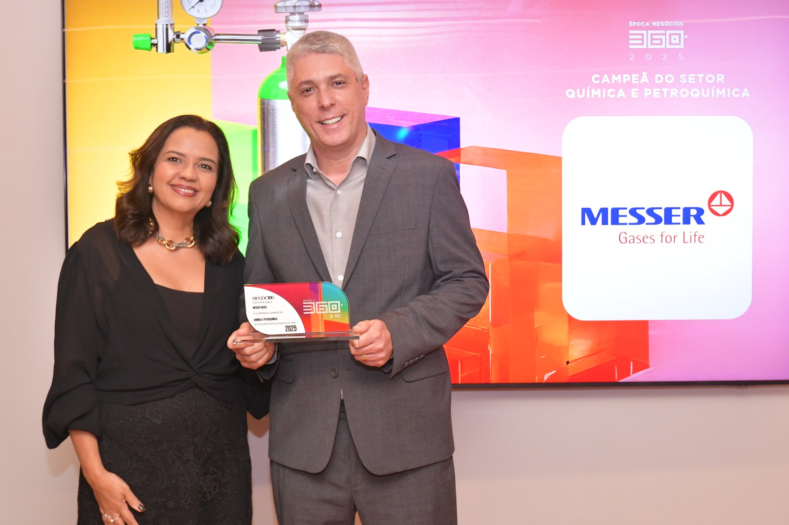 A Messer Gases, liderada pelo presidente Paulo Roberto Ramos, foi a vencedora no setor de Química e Petroquímica — Foto: Flavio Santana