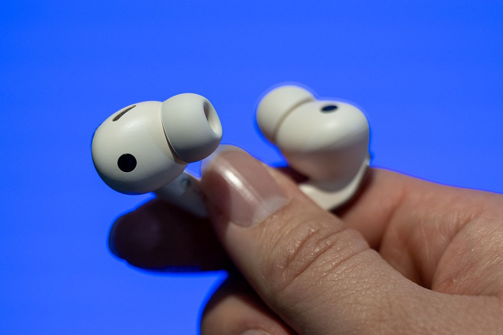 Uso prolongado de fones de ouvido aumenta risco de infecções, diz estudo