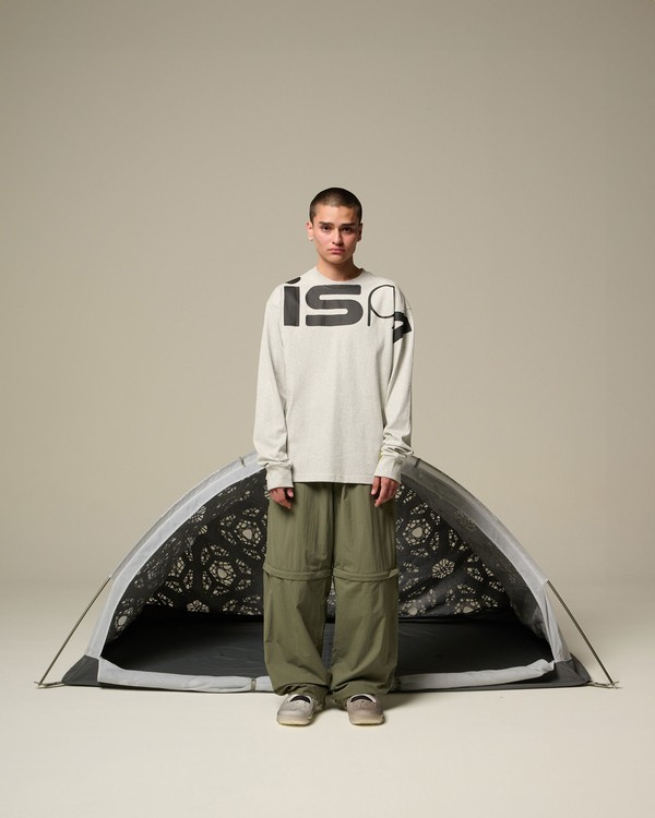 Nike cria casaco no estilo poncho que se transforma em uma barraca