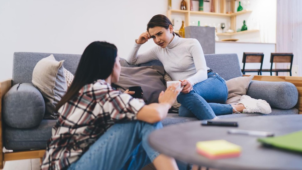 Segundo o estudo original, "um padrão fundamental associado ao desenvolvimento de um relacionamento próximo entre pares é a autorrevelação sustentada, crescente, recíproca e pessoal" — Foto: BBC News fonte