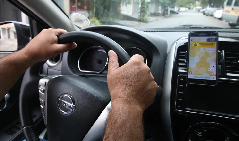Regras para Uber e 99: projeto prevê representação sindical e jornada ...