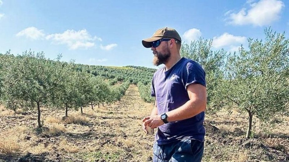 'Acontece algo que nunca aconteceu na história: não sabemos se vamos chegar a setembro-outubro com azeite na Espanha', diz o agricultor andaluz Tomy Rohde — Foto: REPRODUÇÃO/INSTAGRAM/VIA BBC