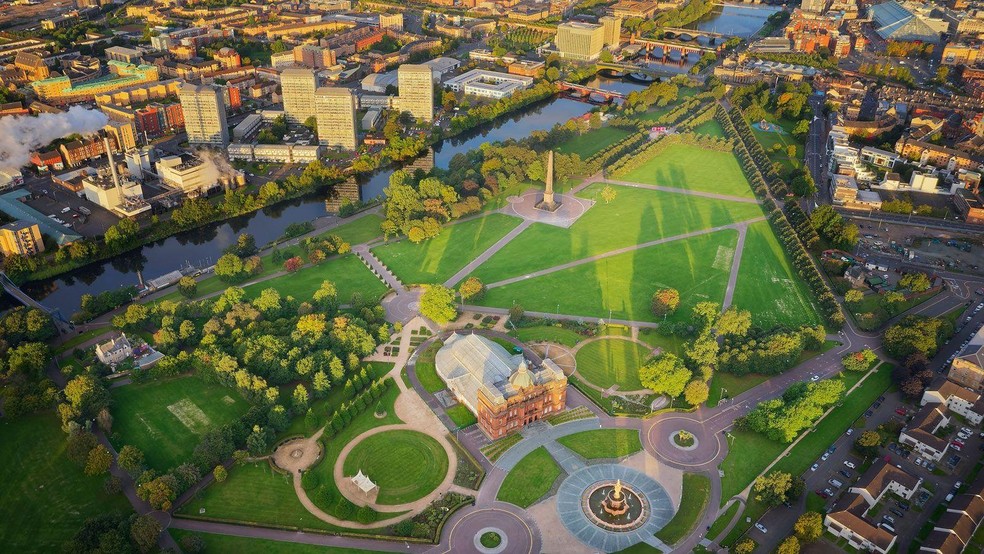 BBC News fonte — Foto: Em Glasgow, oito em cada 10 crianças vivem a menos de 400 metros de um espaço verde público