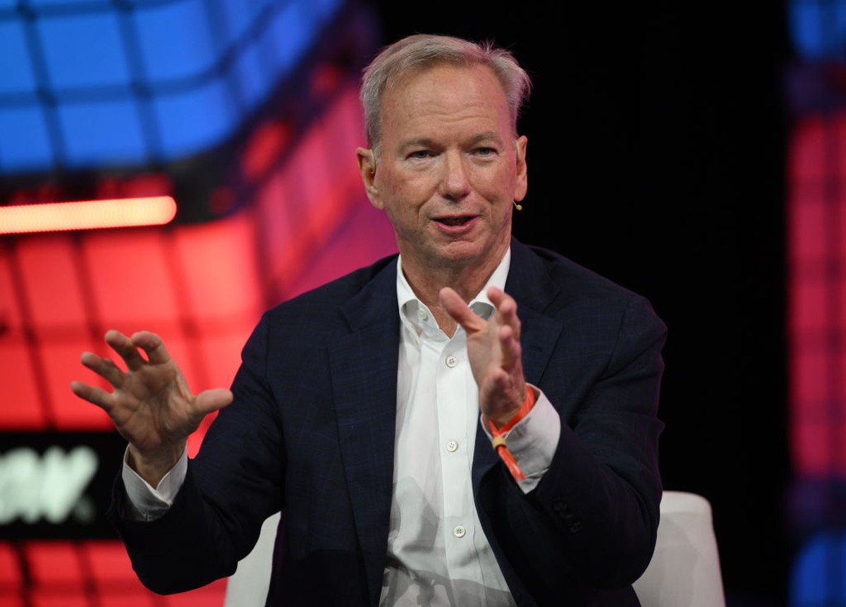 A Guerra da Ucrânia me transformou em um vendedor de armas, diz Eric Schmidt, exCEO do Google