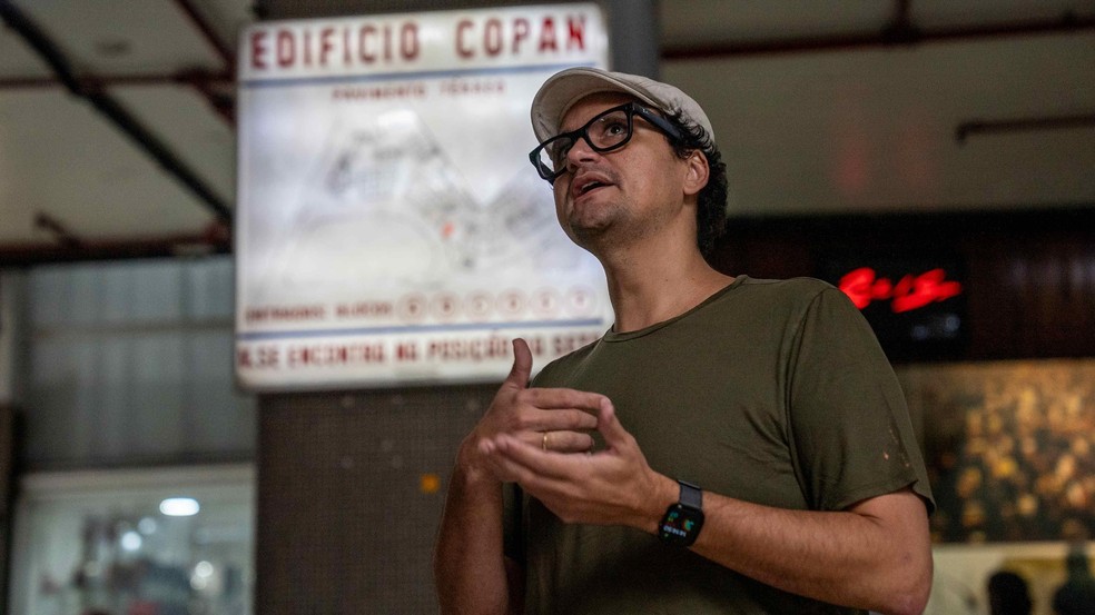 Judson Sales gere mais de 100 apartamentos no Copan para aluguel de curta temporada — Foto: BBC News fonte