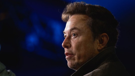 Elon Musk entra em polêmica sobre ONGs de resgate de migrantes