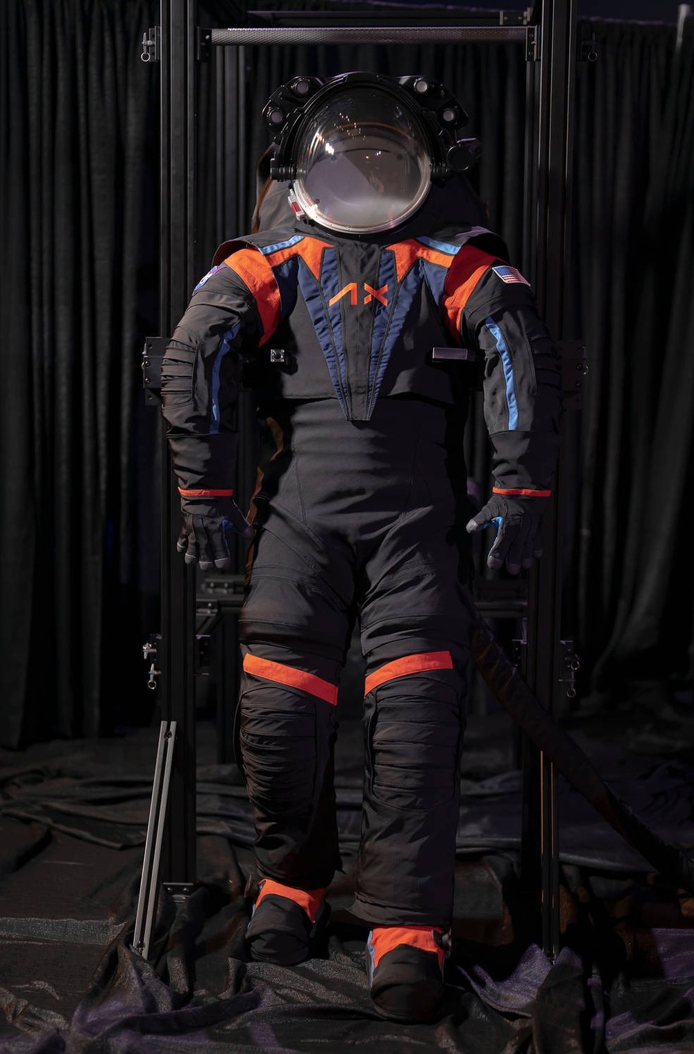 Nasa revela novo traje espacial especialmente adaptado para uso lunar