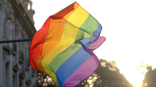 Veteranos LGBTQIA+ processam Forças Armadas dos EUA por dispensas discriminatórias