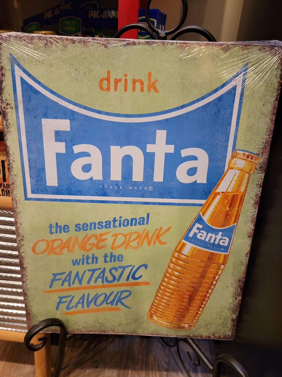 O nome Fanta é a redução da palavra alemã fantasie, que significa fantasia, em português — Foto: BBC News fonte