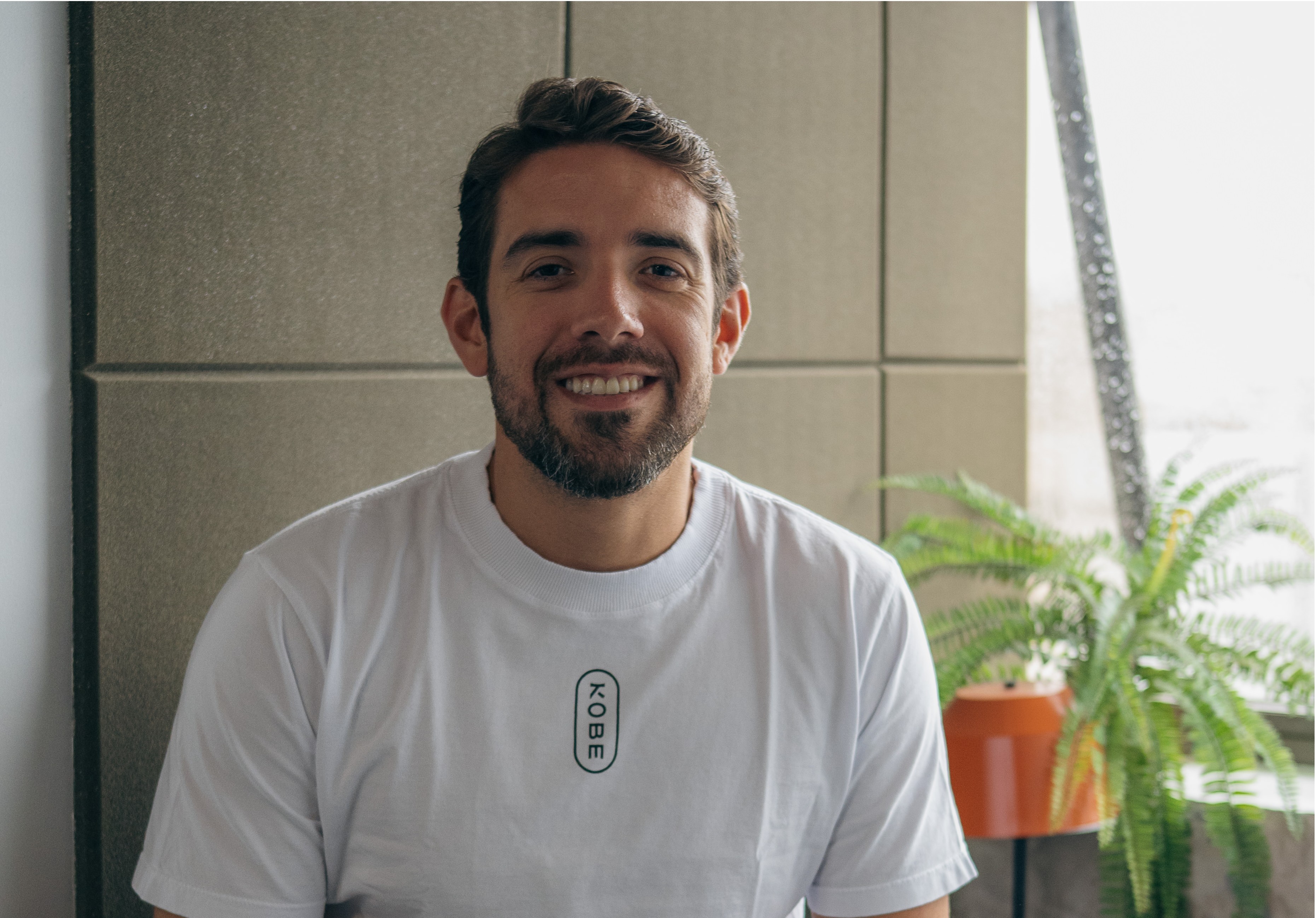 “O varejo ainda não adotou completamente a IA”, diz Fabio Barboza, CEO da Kobe - QTU Questões do Universo