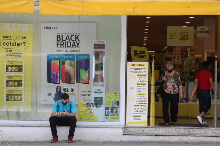 15% vão usar IA para pesquisar produtos e comparar ofertas na Black Friday — e isso é muito, segundo o Google - QTU Questões do Universo