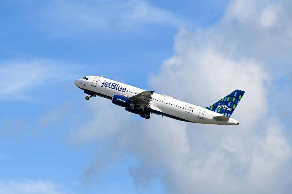 Voo sem crianças: companhia aérea dos EUA cria pacote de viagem exclusivo para adultos - Foto