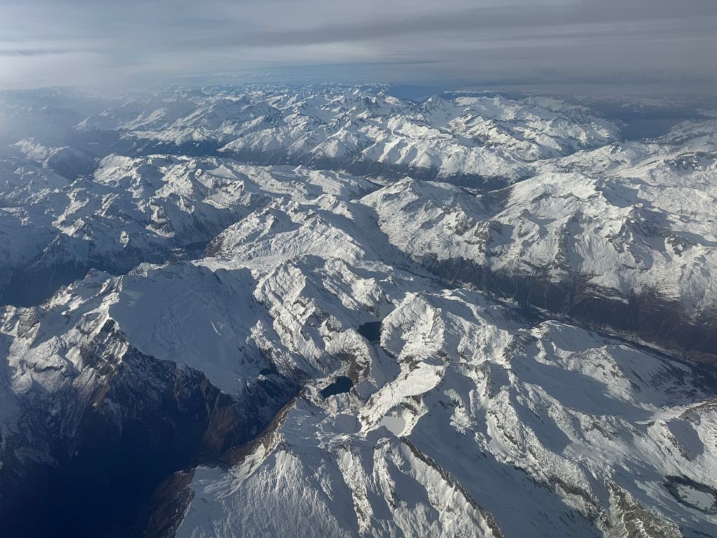 Fotógrafo descobre mais de 2 mil pegadas de dinossauros nos Alpes italianos