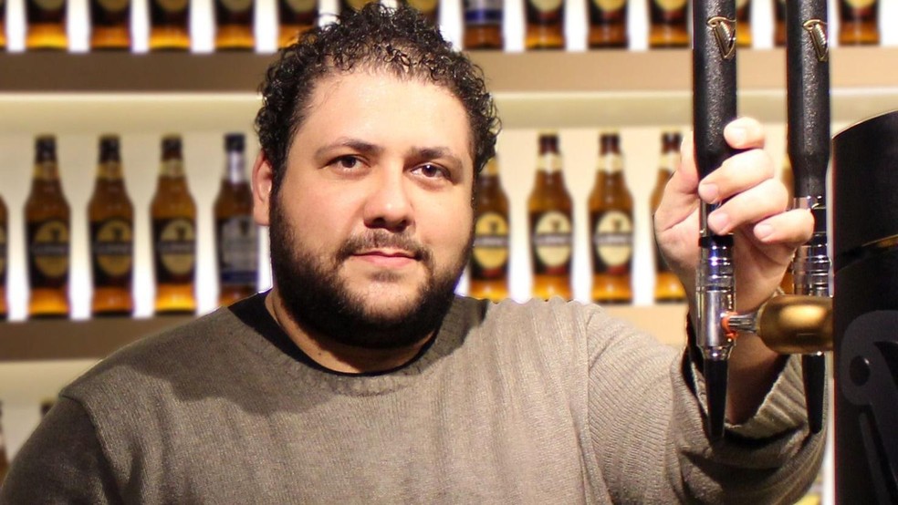 Produção nacional de cerveja começou na Serra Fluminense, explica Carlo Bressiani — Foto: BBC News fonte