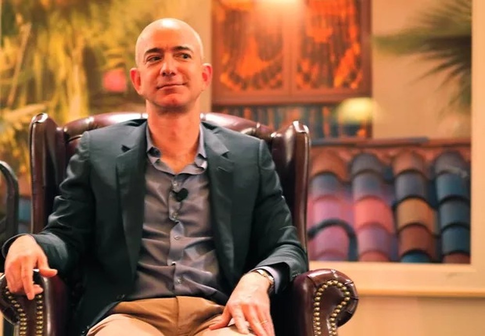 Fundador da Amazon, Jeff Bezos foi o bilionário que mais perdeu ...