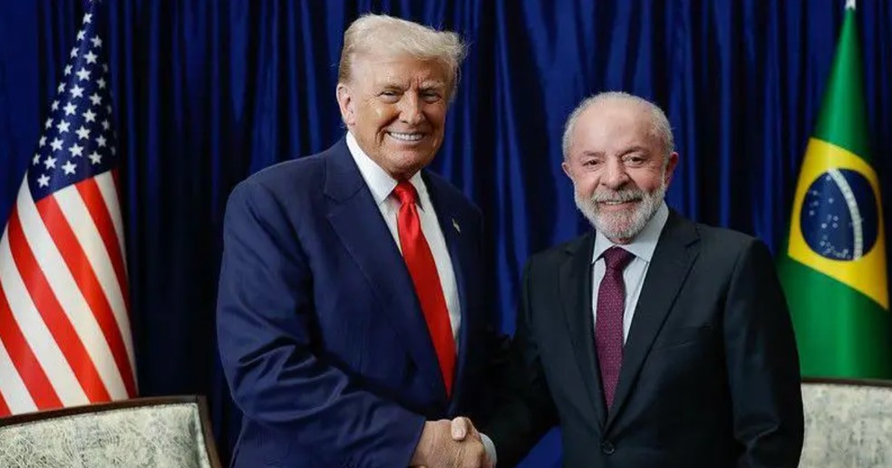 Lula e Trump se encontraram pessoalmente na Malásia, em outubro do ano passado e devem se reencontrar nos Estados Unidos, em março deste ano — Foto: BBC News fonte