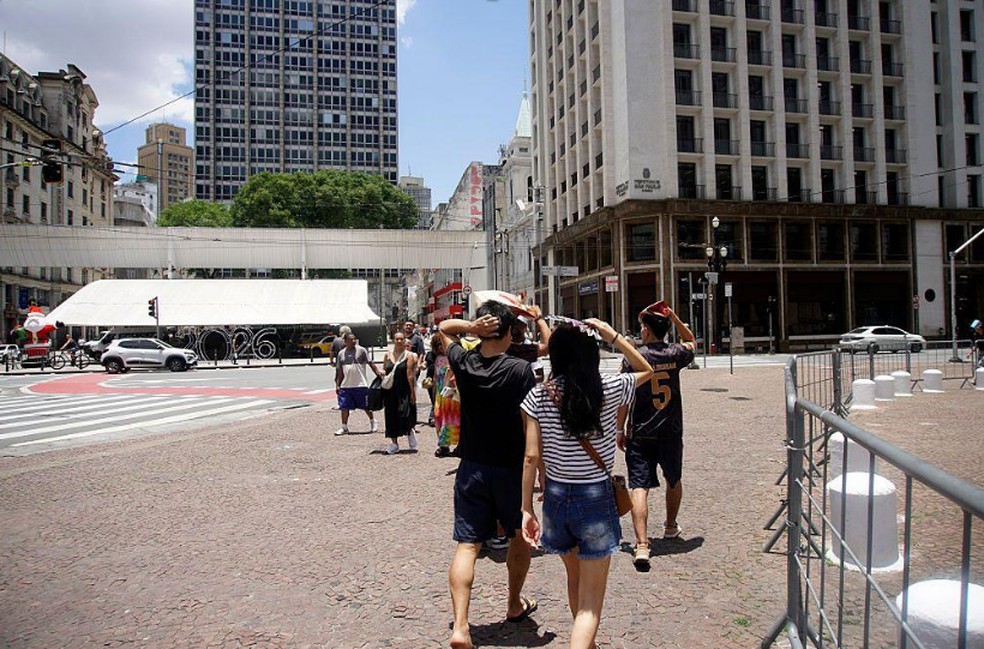 Centro de São Paulo, uma das cidades afetadas por onda de calor — Foto: Getty Images via BBC News