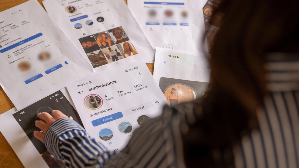 Davies compartilha a sua história na esperança de obter respostas e alertar as pessoas sobre os perigos das redes sociais — Foto: BBC News fonte