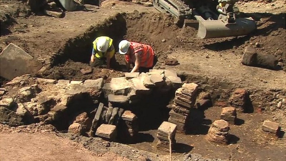 O sítio arqueológico da escavação, em Carlisle, foi descoberto em 2017 — Foto: BBC News Brasil