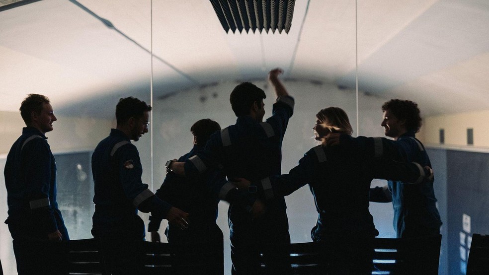 A missão oferece aos estudantes uma ideia de como pode ser a vida em uma missão lunar — Foto: BBC News fonte