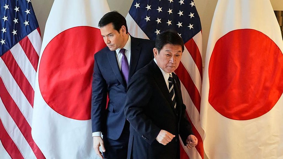 Os Estados Unidos e o Japão reafirmaram seus vínculos na Conferência de Segurança de Munique, durante a reunião entre o secretário de Estado americano, Marco Rubio, e seu homólogo japonês, Toshimitsu Motegi — Foto: BBC News fonte