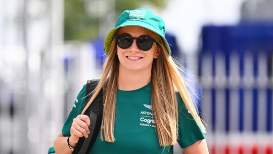 Jessica Hawkins se torna primeira mulher em cinco anos a testar  carro de F1