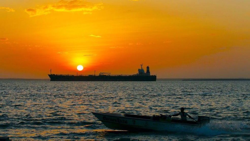 Os Estados Unidos apreenderam dois petroleiros ligados ao petróleo bruto venezuelano no início de janeiro. — Foto: BBC News fonte