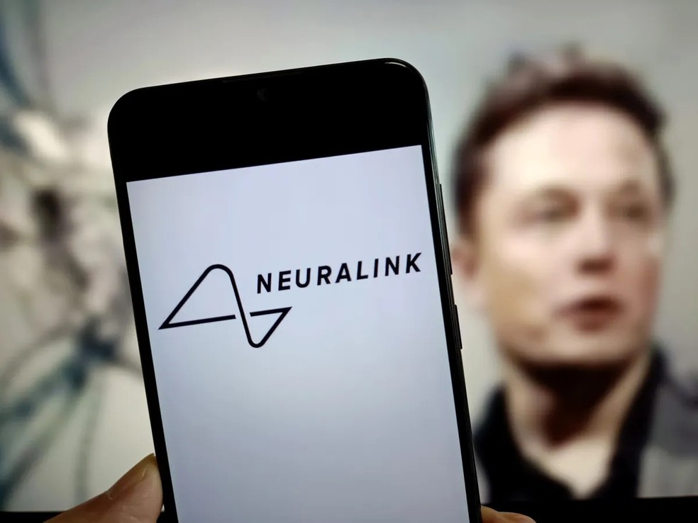 Neuralink, de Elon Musk, iniciará teste de chip cerebral em humanos — Foto: Getty Images