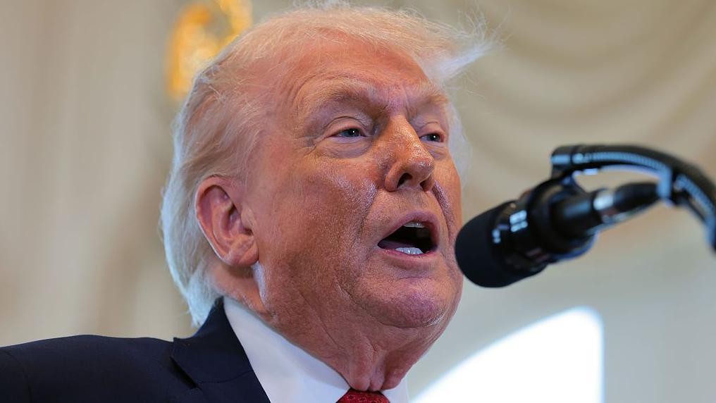 Trump anuncia tarifas sobre Dinamarca, Reino Unido e outros 6 países europeus que enviaram tropas à Groenlândia