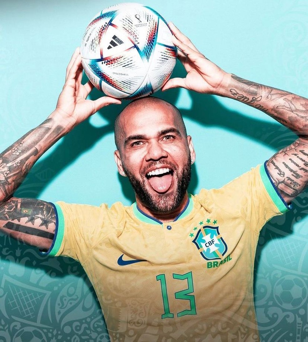 Daniel Alves, lateral direito da seleção brasileira, está na Copa do Mundo do Catar com 39 anos — Foto: Reprodução/Instagram