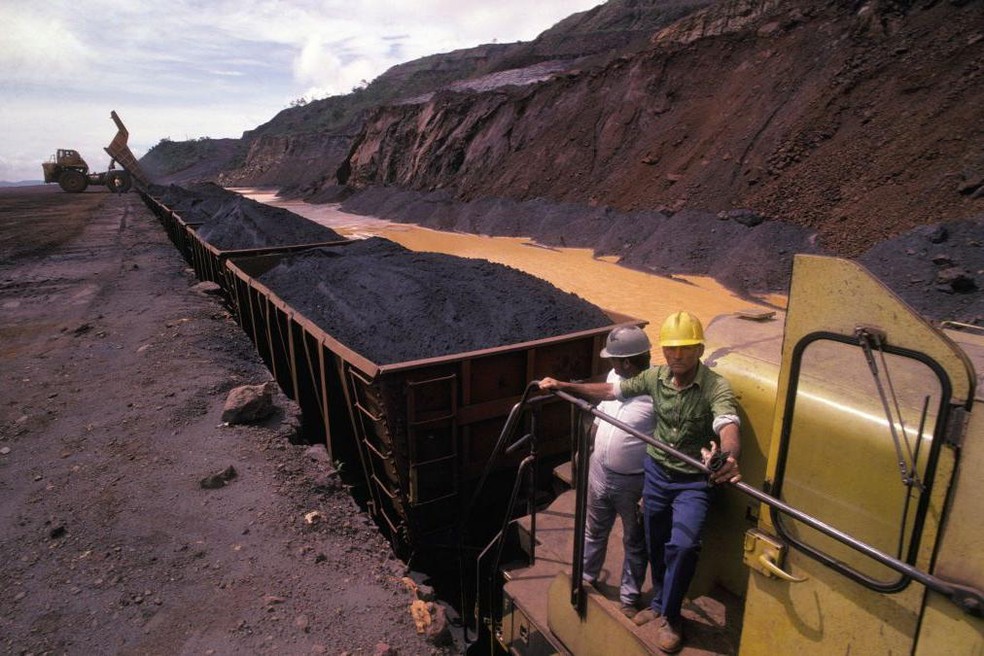 As autoridades venezuelanas afirmam que o país detém a oitava maior reserva de ferro do planeta, um mineral fundamental para setores como a indústria e a construção civil — Foto: BBC News fonte