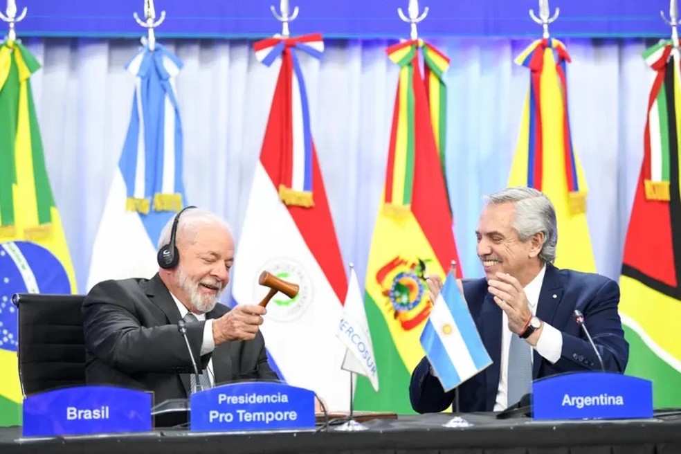 Lula e Alberto Fernández, líder argentino, são bastante próximos — Foto: REUTERS via BBC