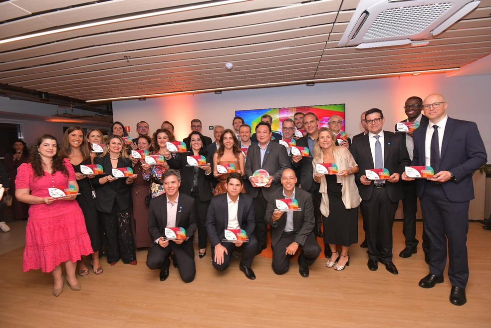 Premiados no 360º se reúnem para foto no final da cerimônia — Foto: Flávio Santana