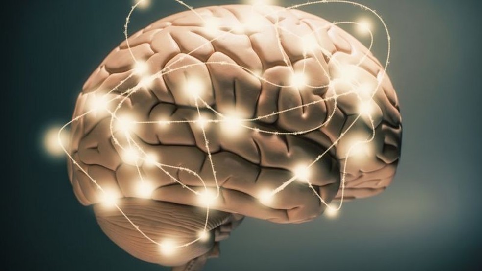 Conexões entre diferentes regiões do cérebro aumentaram em pacientes deprimidos que receberam psilocibina — Foto: Getty Images (via BBC)
