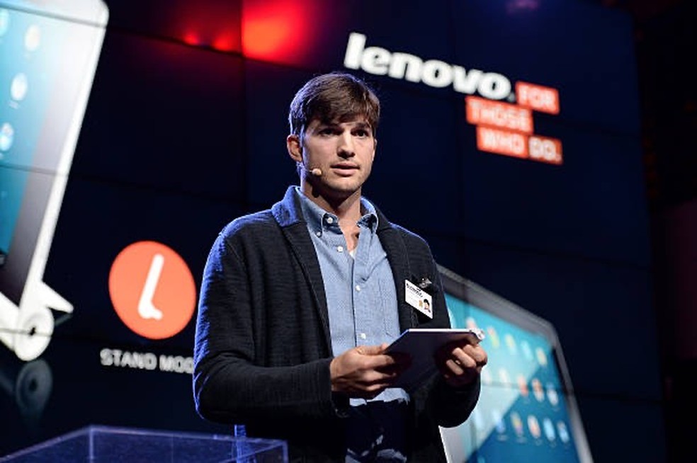 Kutcher é entusiasta da inteligência artificial, e investe em empresas do ramo por meio do fundo Sound Ventures — Foto: GETTY IMAGES
