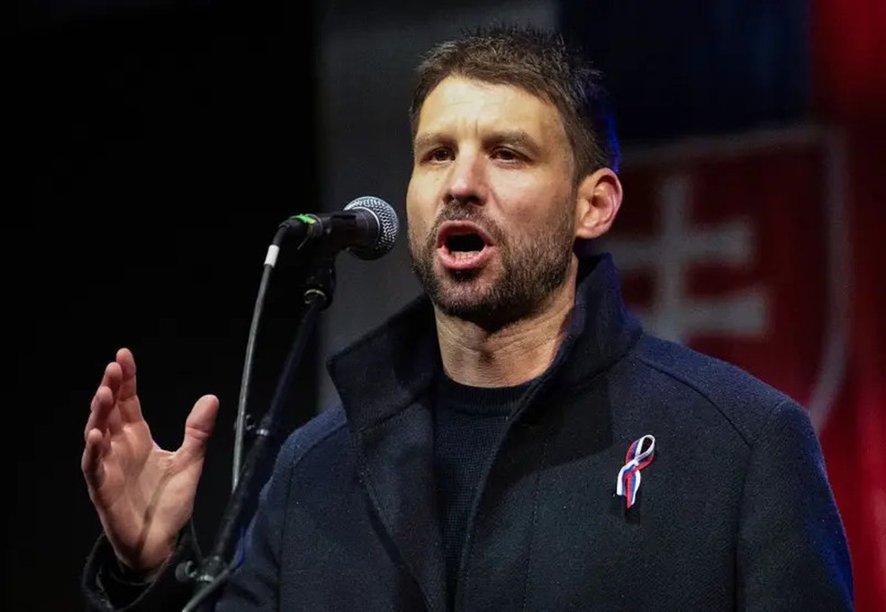 Michal Šimečka em novembro de 2025 — Foto: BBC News