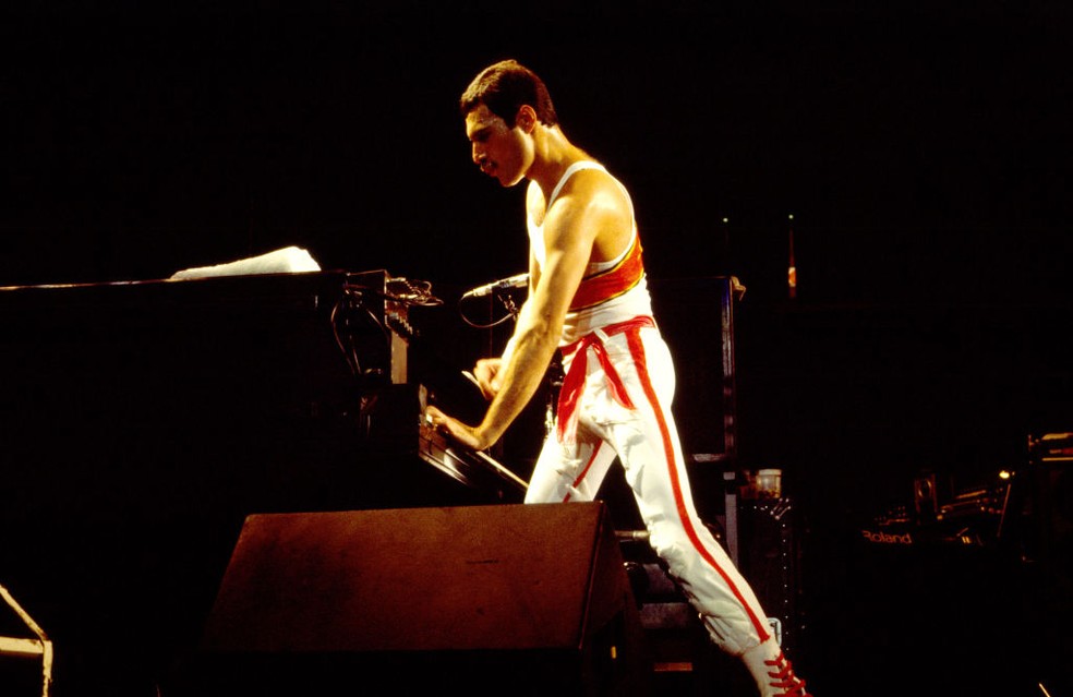 Freddie Mercury e seu piano — Foto: Getty Images