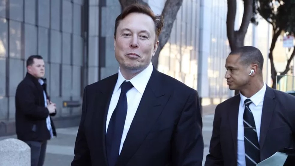 Elon Musk teve que comparecer à Justiça em São Francisco por causa de uma de suas postagens no Twitter — Foto: EPA via BBC News Brasil