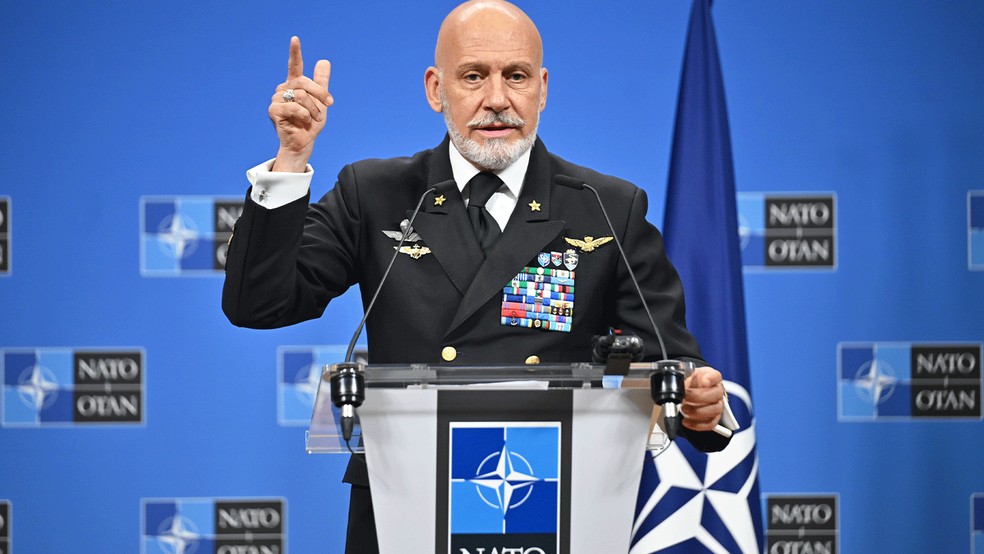 Adm Giuseppe Cavo Dragone says that of all Nato's defence needs right now, air defence is the top priority — Foto: BBC News fonte