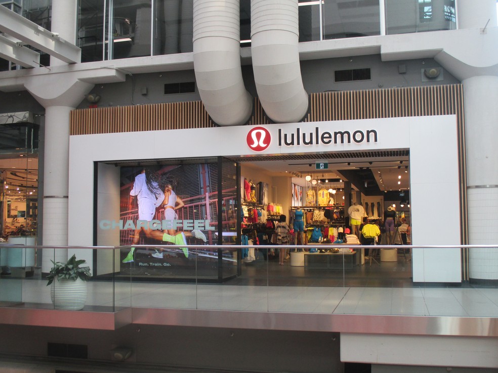 Lululemon fecha o ano com aumento de dois dígitos nas vendas