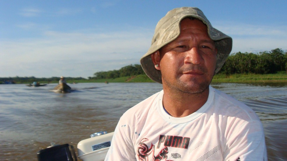 Para Pedro Canízio, falta valorização dos manejadores do pirarucu — Foto: BBC News fonte