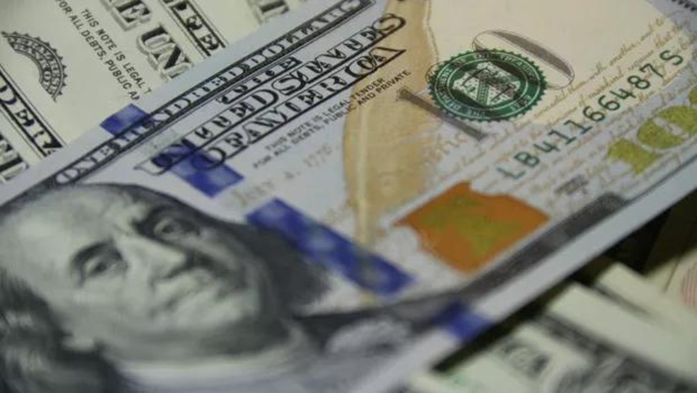 O dólar caía acentuadamente frente ao real nesta sexta-feira — Foto: Unsplash