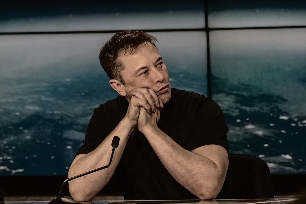 Elon Musk — Foto: Daniel Oberhaus, CC BY-SA 4.0 <https://creativecommons.org/licenses/by-sa/4.0>, via Wikimedia Commons