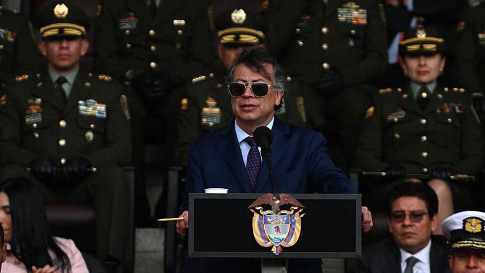 Como sua política de paz não produziu os resultados esperados, Petro endureceu sua política de segurança contra grupos armados — Foto: BBC News fonte