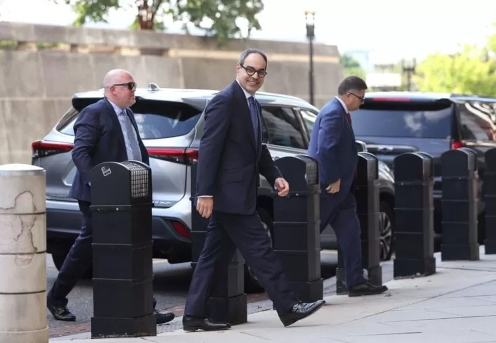 O procurador-geral Jonathan Kanter chega ao tribunal federal em 12 de setembro de 2023, em Washington — Foto: GETTY IMAGES via BBC