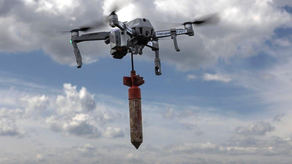 Drones e outras armas avançadas vêm sendo cada vez mais usadas ao longo da guerra — Foto: BBC News fonte