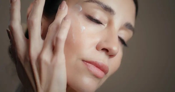 Suplementos de colágeno funcionam? E é melhor tomar, injetar ou passar ...
