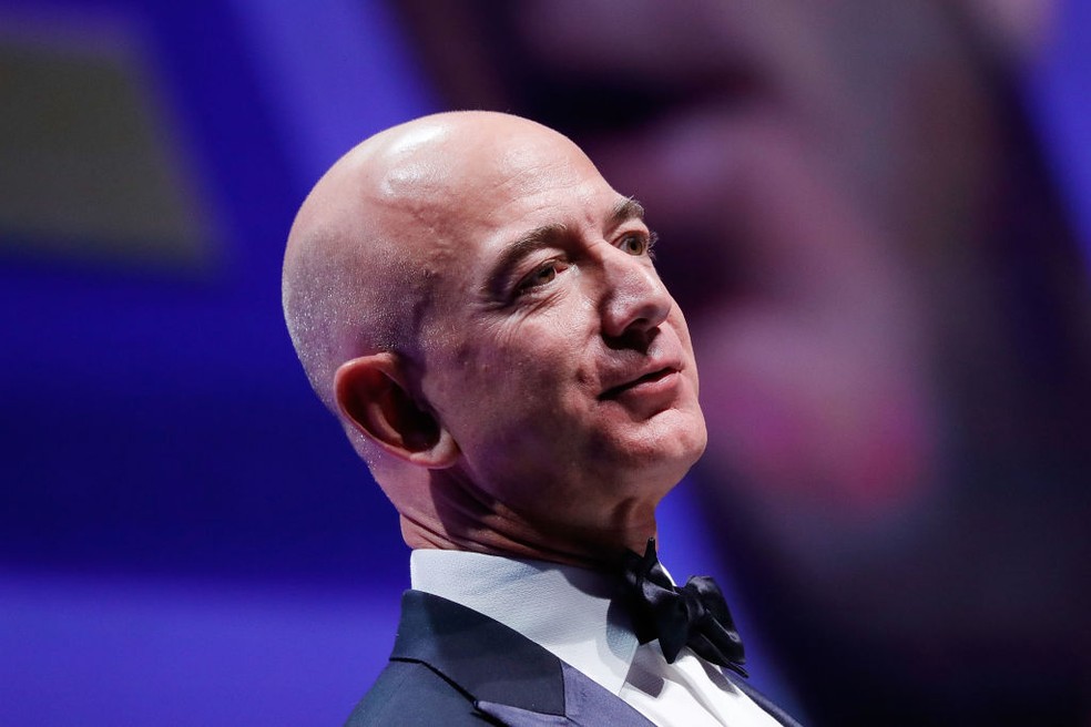 Jeff Bezos volta a ser um dos três mais ricos do mundo