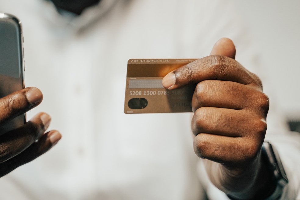 Relator do Desenrola irá propor limite para rotativo do cartão de crédito limitado a cheque especial — Foto: Pexels